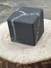 Charger l&#39;image dans la galerie, Cube de Shungite Mat
