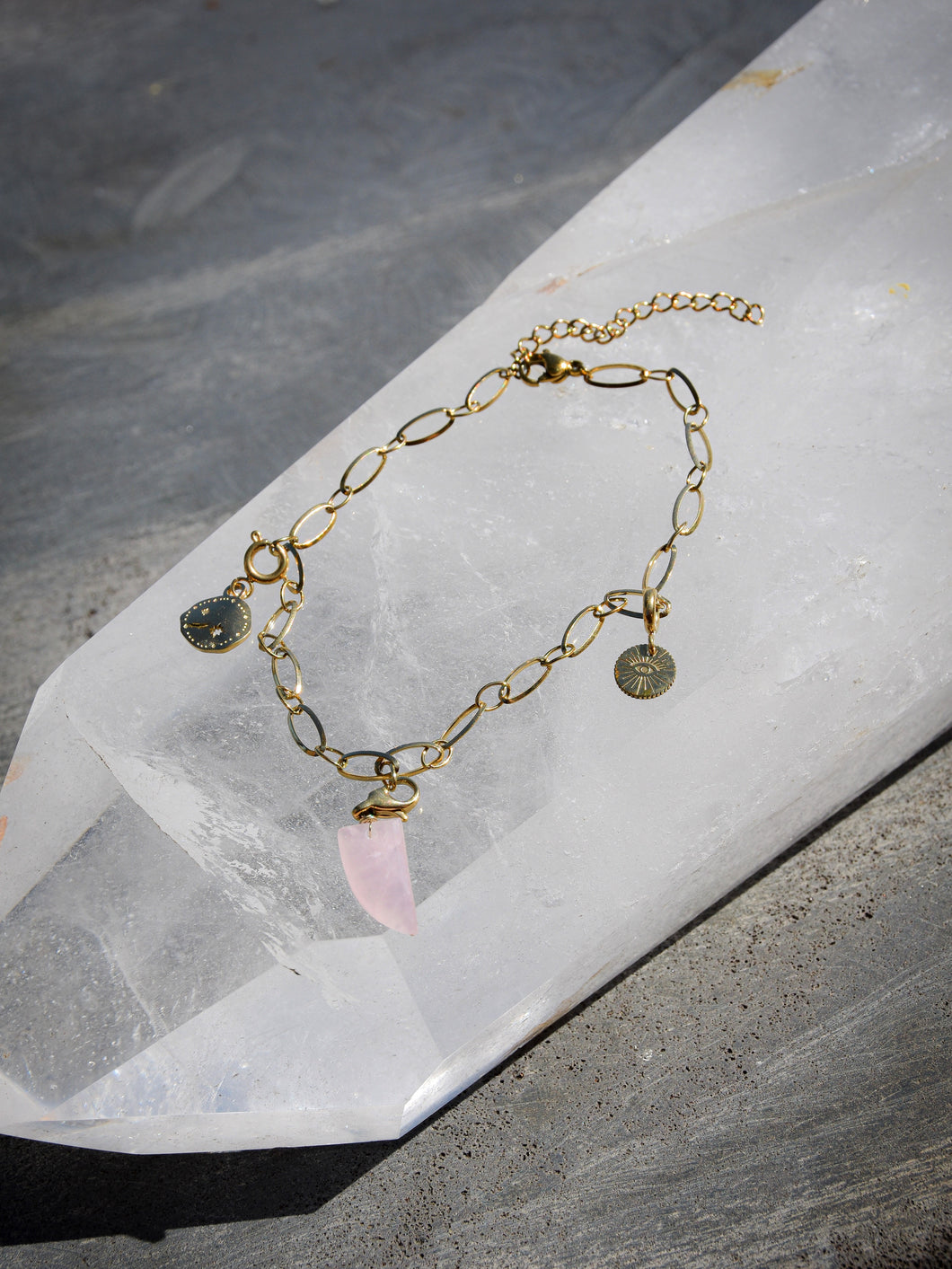 Chaîne de cheville Quartz rose et breloques en acier inoxydable