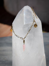 Charger l&#39;image dans la galerie, Chaîne de cheville Quartz rose et breloques en acier inoxydable
